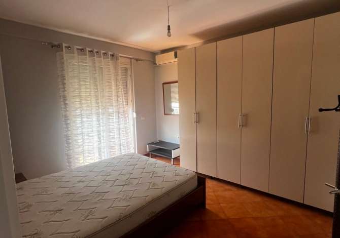 Shtepi me qera Apartament ne Tirane, 2+1, Mobilimi E mobiluar, Pagesa 500  Euro.