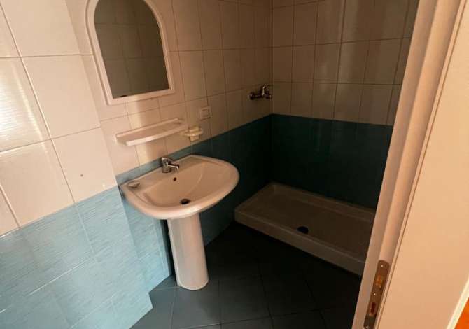 Shtepi me qera Apartament ne Tirane, 2+1, Mobilimi E mobiluar, Pagesa 500  Euro.