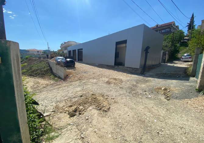 Ambient biznesi me qera 4+1 ne Tirane - 80,000 Leke