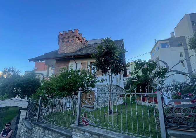 Shtepi me qera 7+1 ne Tirane - 3,000 Euro