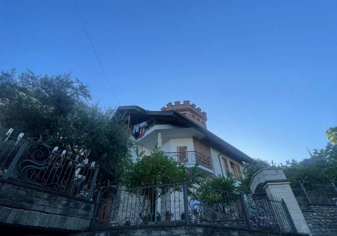 Shtepi me qera Vila Luksoze ne Tirane, 7+1, Mobilimi Bosh, pa mobiluar, Pagesa 3,000  Euro.