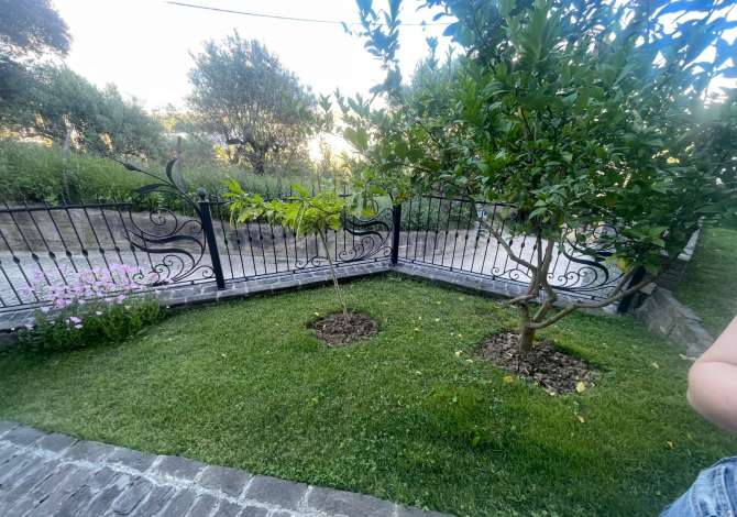 Shtepi me qera Vila Luksoze ne Tirane, 7+1, Mobilimi Bosh, pa mobiluar, Pagesa 3,000  Euro.