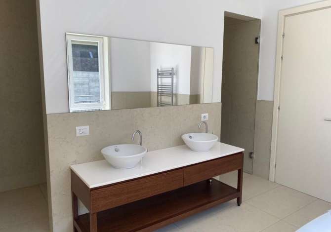 Shtepi me qera Vila Luksoze ne Tirane, 7+1, Mobilimi E mobiluar, Pagesa 5,000  Euro.