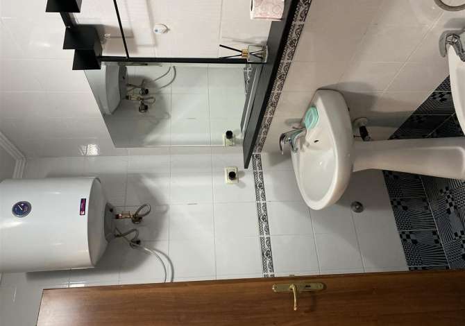 Shtepi me qera Apartament ne Tirane, 2+1, Mobilimi E mobiluar, Pagesa 600  Euro.