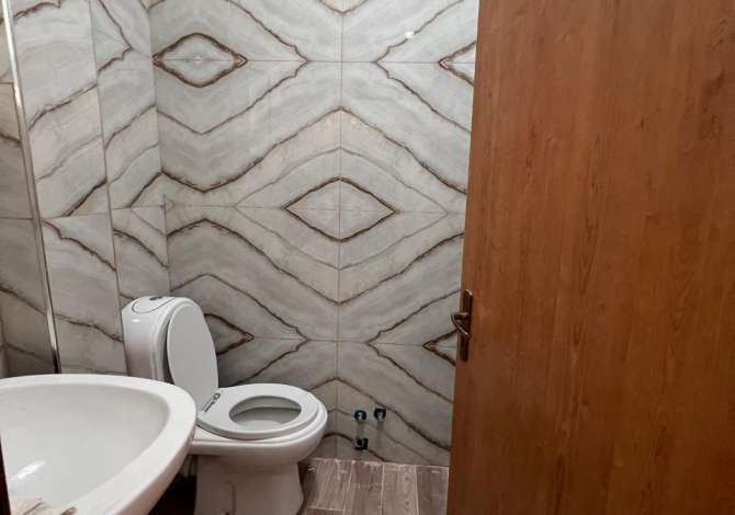 Shtepi ne shitje Apartament ne Tirane, 2+1, Mobilimi Bosh, pa mobiluar, Pagesa 93,000  Euro.