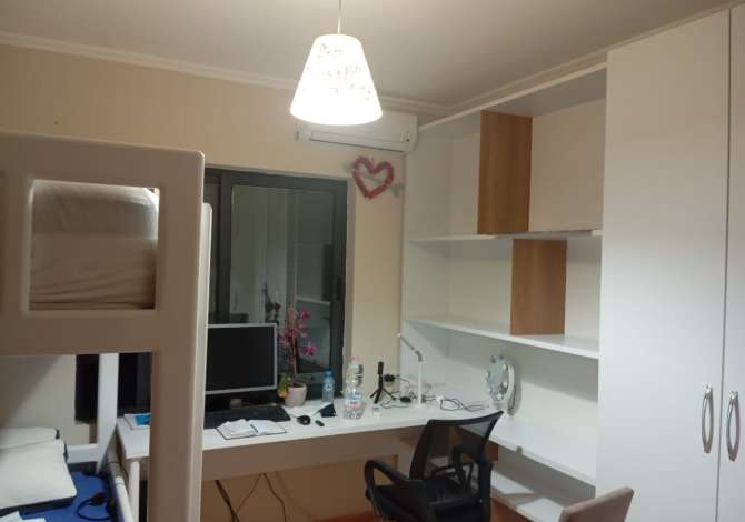 Shtepi me qera Apartament ne Tirane, 2+1, Mobilimi E mobiluar, Pagesa 450  Euro.