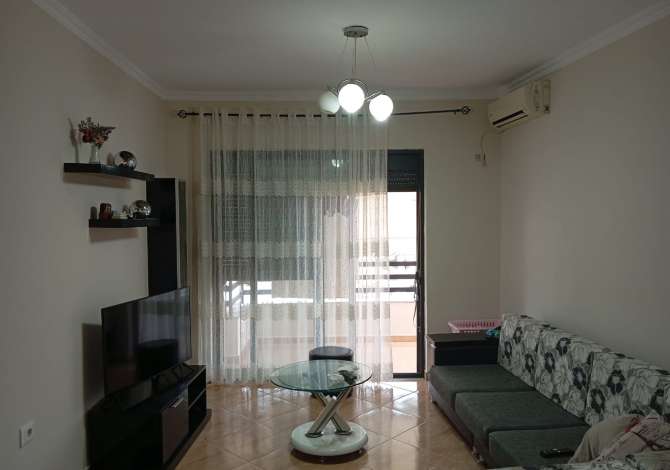 Shtepi me qera Apartament ne Tirane, 2+1, Mobilimi E mobiluar, Pagesa 450  Euro.