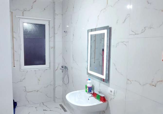 Shtepi me qera 2+1 ne Tirane - 300 Euro