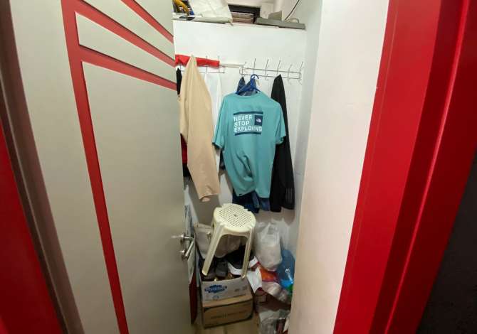 Shitet biznesi Fast Food tek Komuna e Parisit/ 25,000Euro