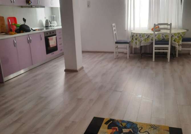 Shtepi me qera 2+1 ne Tirane - 700 Euro