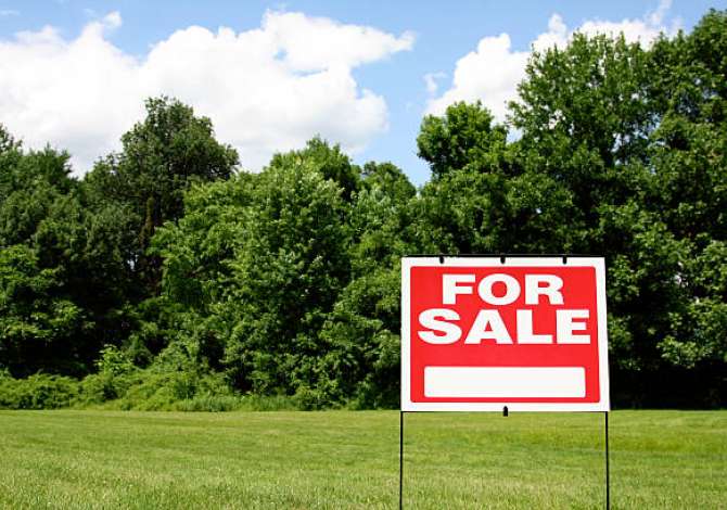 Truall ose Toke ne Tirane - 235,000 Euro