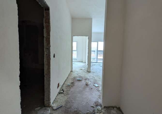 Shtepi ne shitje Apartament ne Tirane, 1+1, Mobilimi Bosh, pa mobiluar, Pagesa 115,000  Euro.