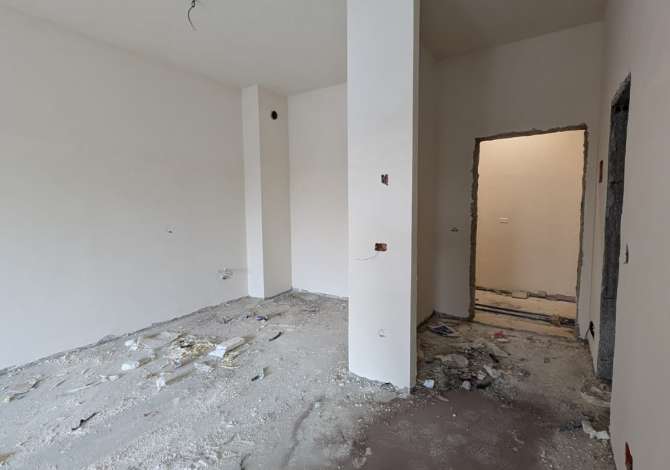 Shtepi ne shitje Apartament ne Tirane, 1+1, Mobilimi Bosh, pa mobiluar, Pagesa 115,000  Euro.
