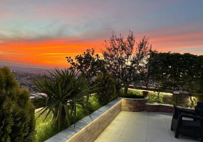 Shtepi ne shitje Apartament ne Tirane, 2+1, Mobilimi Pjeserisht e mobiluar, Pagesa 160,000  Euro.