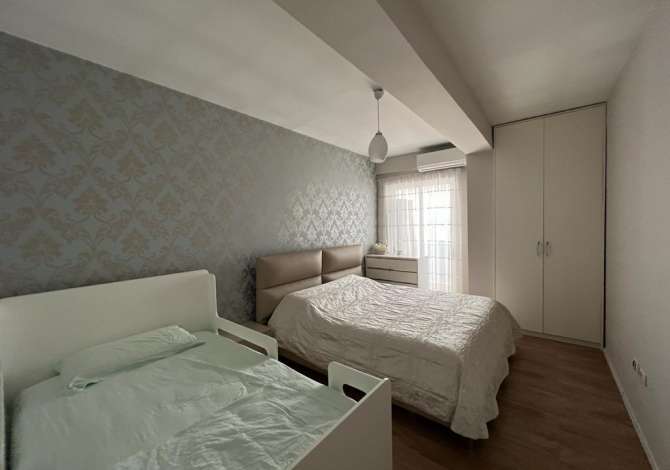 Shtepi ne shitje Apartament ne Tirane, 2+1, Mobilimi Pjeserisht e mobiluar, Pagesa 160,000  Euro.