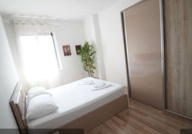 Shtepi me qera Apartament ne Tirane, 1+1, Mobilimi E mobiluar, Pagesa 750  Euro.