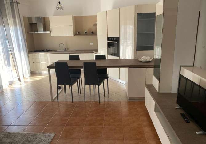 Shtepi me qera 3+1 ne Tirane - 65,000 Leke