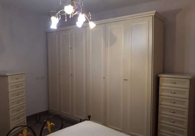 Shtepi me qera 1+1 ne Tirane - 60,000 Leke