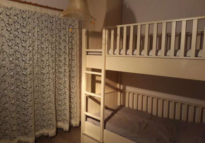 Shtepi me qera Apartament ne Tirane, 1+1, Mobilimi E mobiluar, Pagesa 60,000  Leke.