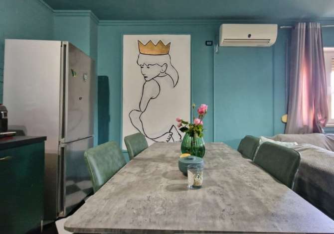 Shtepi ne shitje Apartament ne Tirane, 2+1, Mobilimi E mobiluar, Pagesa 272,200  Euro.