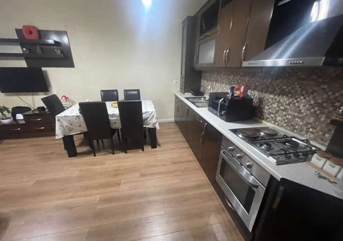 Shtepi me qera 2+1 ne Tirane - 65,000 Leke