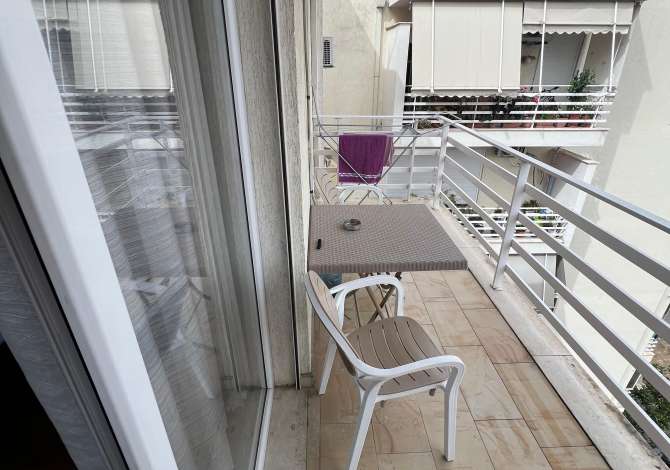 Shtepi me qera Apartament ne Tirane, 2+1, Mobilimi Pjeserisht e mobiluar, Pagesa 850  Euro.