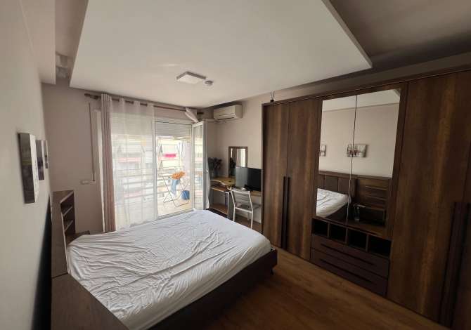 Shtepi me qera Apartament ne Tirane, 2+1, Mobilimi Pjeserisht e mobiluar, Pagesa 850  Euro.