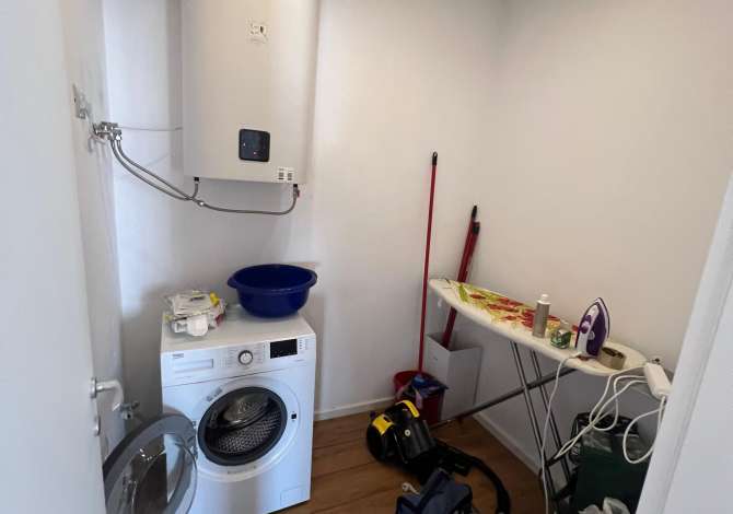 Shtepi me qera Apartament ne Tirane, 2+1, Mobilimi Pjeserisht e mobiluar, Pagesa 850  Euro.