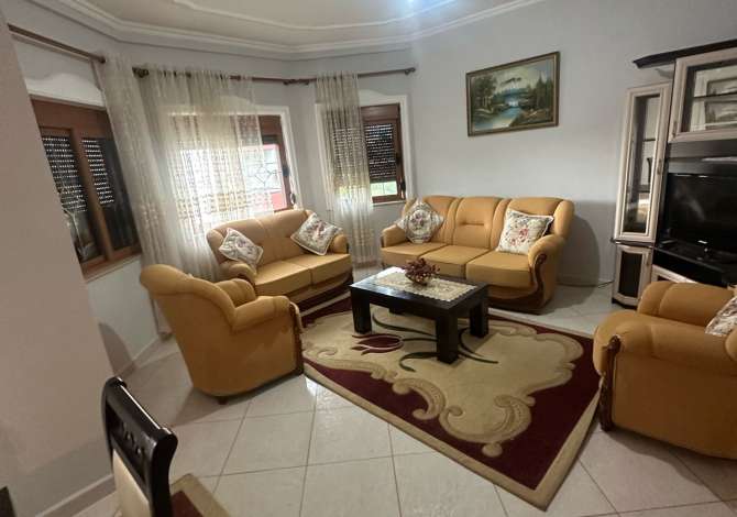 Shtepi me qera 2+1 ne Tirane - 400 Euro