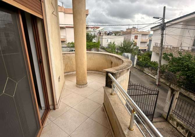 Shtepi me qera 2+1 ne Tirane - 400 Euro