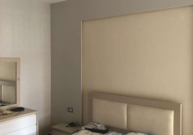 Shtepi ne shitje Apartament ne Tirane, 3+1, Mobilimi E mobiluar, Pagesa 155,005  Euro.