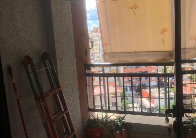 Shtepi ne shitje Apartament ne Tirane, 3+1, Mobilimi E mobiluar, Pagesa 155,005  Euro.