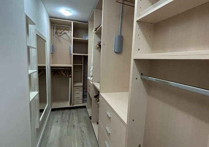 Shtepi me qera Apartament ne Tirane, 2+1, Mobilimi E mobiluar, Pagesa 43,000  Leke.