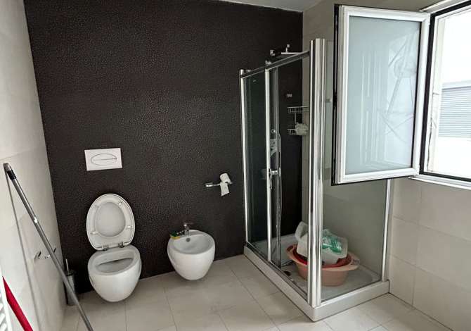 Shtepi me qera Apartament ne Tirane, 2+1, Mobilimi E mobiluar, Pagesa 43,000  Leke.