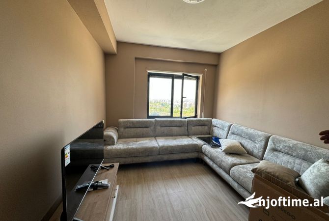 Shtepi me qera 2+1 ne Tirane - 700 Euro