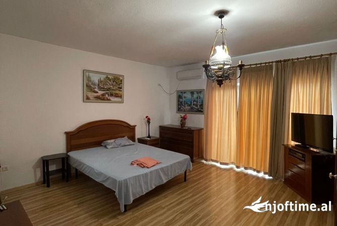 Shtepi me qera Apartament ne Tirane, 2+1, Mobilimi E mobiluar, Pagesa 850  Euro.