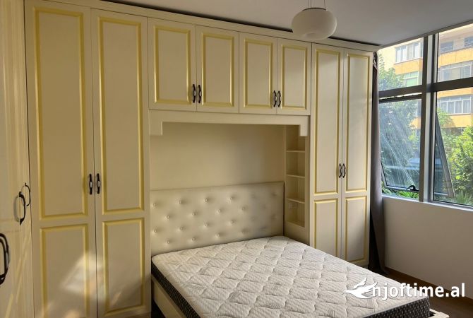 Shtepi ne shitje Apartament ne Tirane, 2+1, Mobilimi E mobiluar, Pagesa 188,000  Euro.