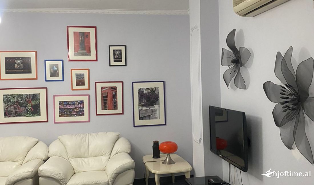 Shtepi me qera Apartament ne Tirane, 2+1, Mobilimi E mobiluar, Pagesa 900  Euro.