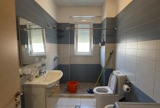 Shtepi me qera 2+1 ne Tirane - 700 Euro