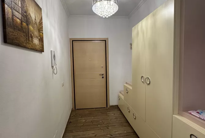 Shtepi me qera Apartament ne Tirane, 2+1, Mobilimi E mobiluar, Pagesa 750  Euro.