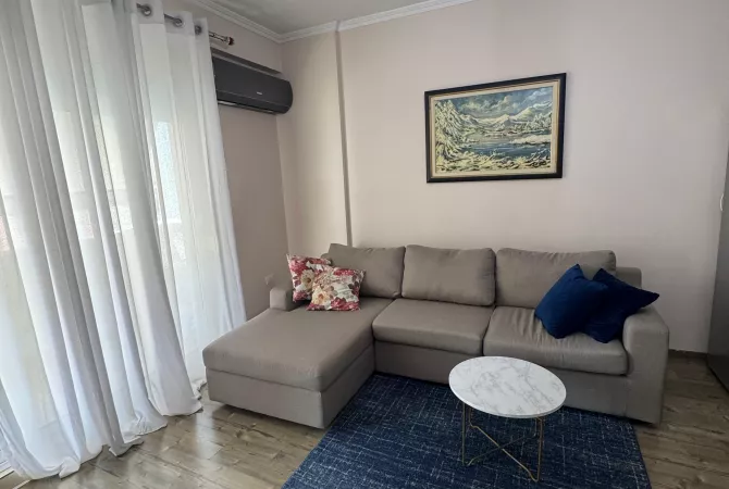 Shtepi me qera Apartament ne Tirane, 2+1, Mobilimi E mobiluar, Pagesa 750  Euro.