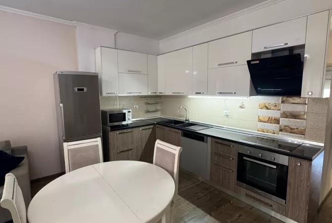 Shtepi me qera Apartament ne Tirane, 2+1, Mobilimi E mobiluar, Pagesa 750  Euro.
