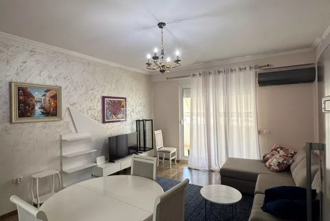 Shtepi me qera Apartament ne Tirane, 2+1, Mobilimi E mobiluar, Pagesa 750  Euro.