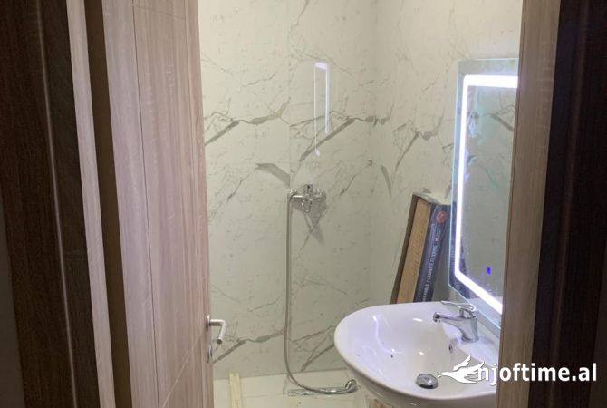 Shtepi me qera 1+1 ne Tirane - 400 Euro