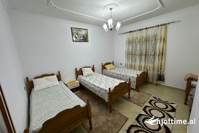 Shtepi me qera Apartament ne Tirane, 2+1, Mobilimi E mobiluar, Pagesa 500  Euro.