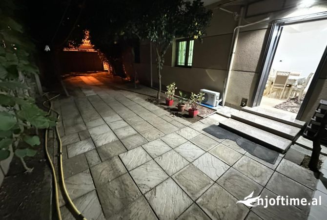 Shtepi me qera Apartament ne Tirane, 2+1, Mobilimi E mobiluar, Pagesa 500  Euro.