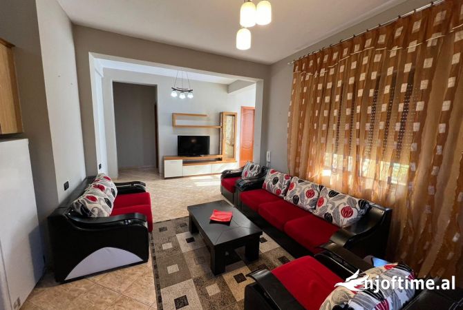 Shtepi me qera Shtepi Private ne Tirane, 2+1, Mobilimi Pjeserisht e mobiluar, Pagesa 600  Euro.