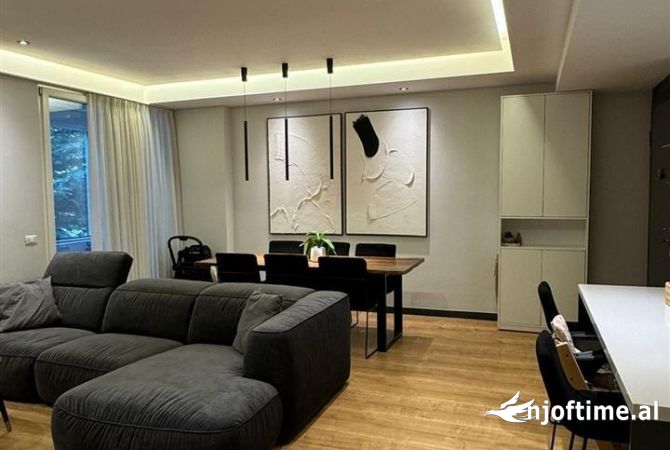 Shtepi ne shitje Apartament ne Tirane, 2+1, Mobilimi E mobiluar, Pagesa 239,000  Euro.