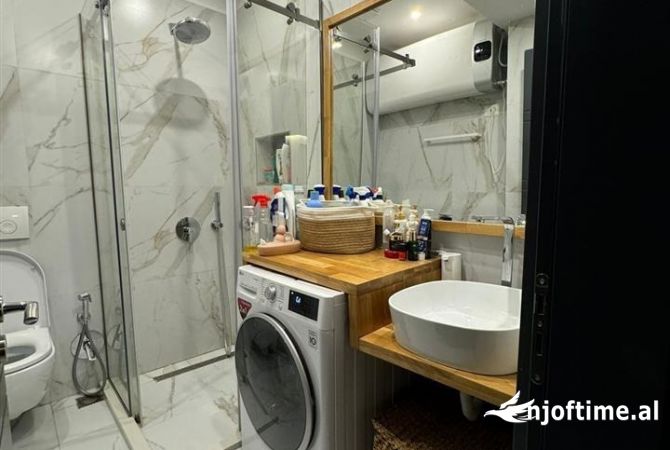 Shtepi ne shitje Apartament ne Tirane, 2+1, Mobilimi E mobiluar, Pagesa 239,000  Euro.