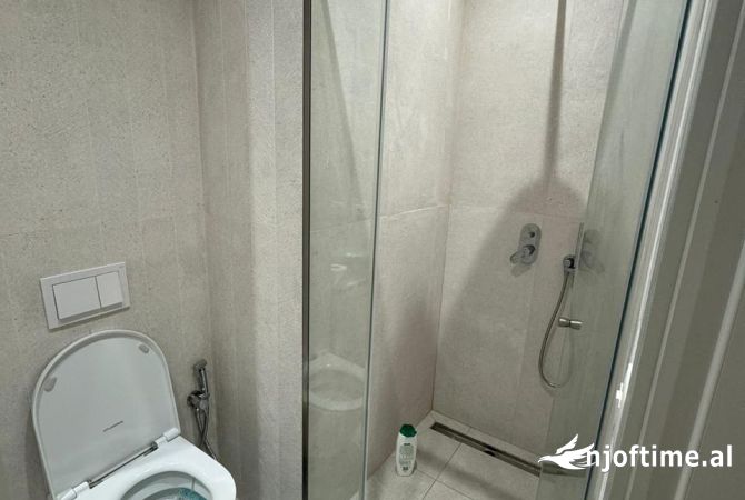 Shtepi ne shitje Apartament ne Tirane, 2+1, Mobilimi E mobiluar, Pagesa 350,000  Euro.